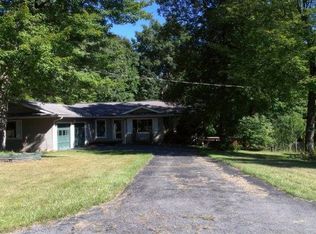 176 Jefferson Dr, Beaver, WV 25813
