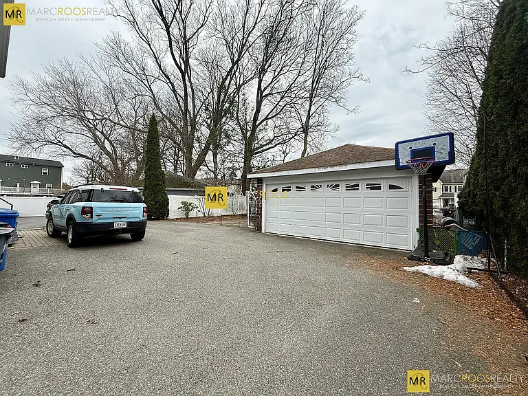253 Brown St #1 — Photo 16