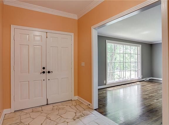 3rd image of 1144 Stonewall Jackson Ct
