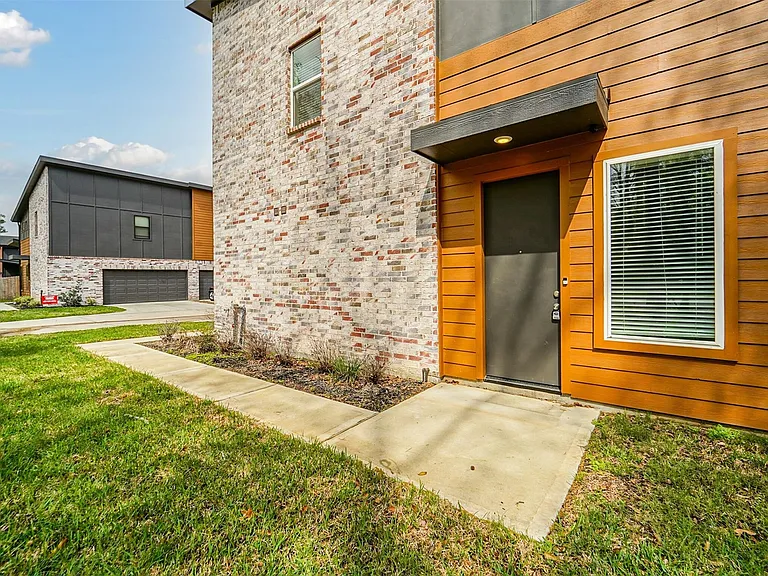 2523 Appian Way #B — Photo 4