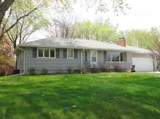 7445 Harold Ave, Golden Valley, MN 55427
