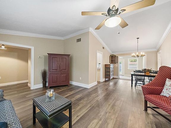 5th image of 4378 MEADOWLAND CIRCLE