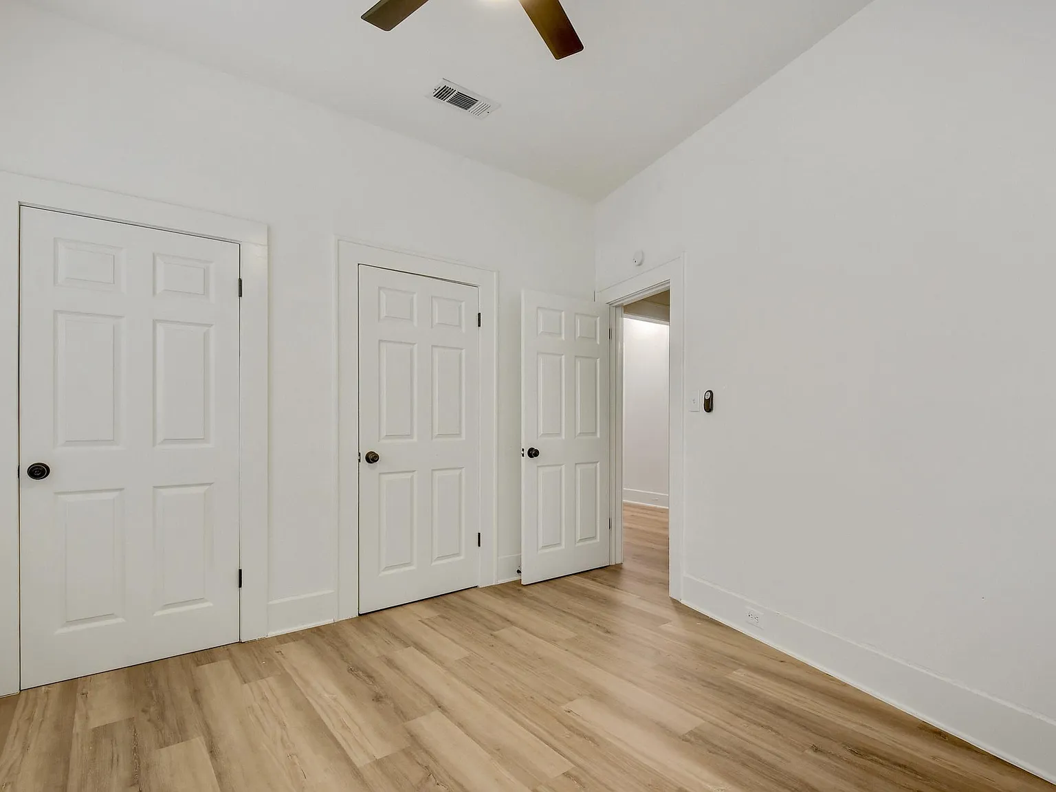 5 bed, 1834 sqft, $9,300 — Photo 4
