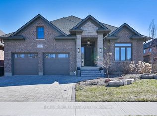 15 Langton Dr, Kitchener, ON N2P 2X9