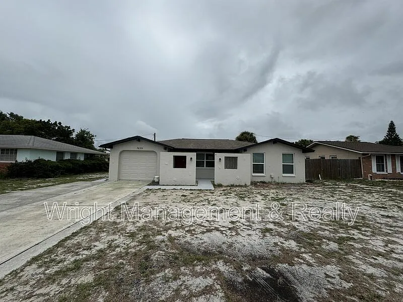 3 bed, 2.0 bath, 1200 sqft, $1,600 — Photo 2