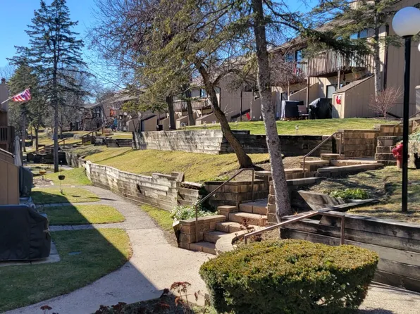 24 Jamaica Colony APT 4, Fox Lake, IL 60020