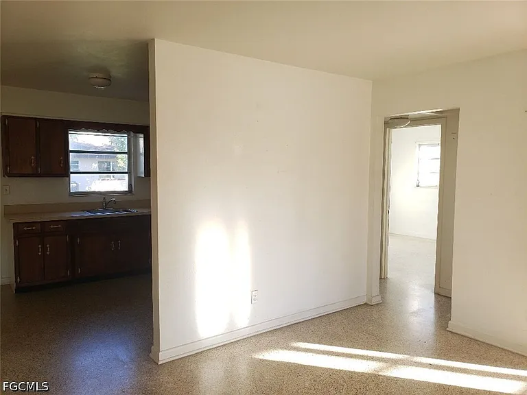 4911 Coronado Pkwy #B — Photo 3