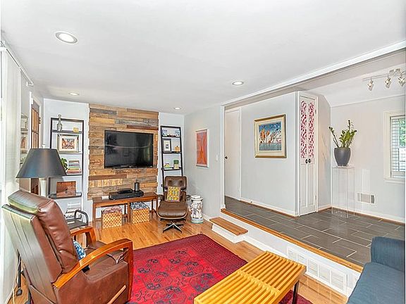 4th image of 587 W 77th Street North Dr