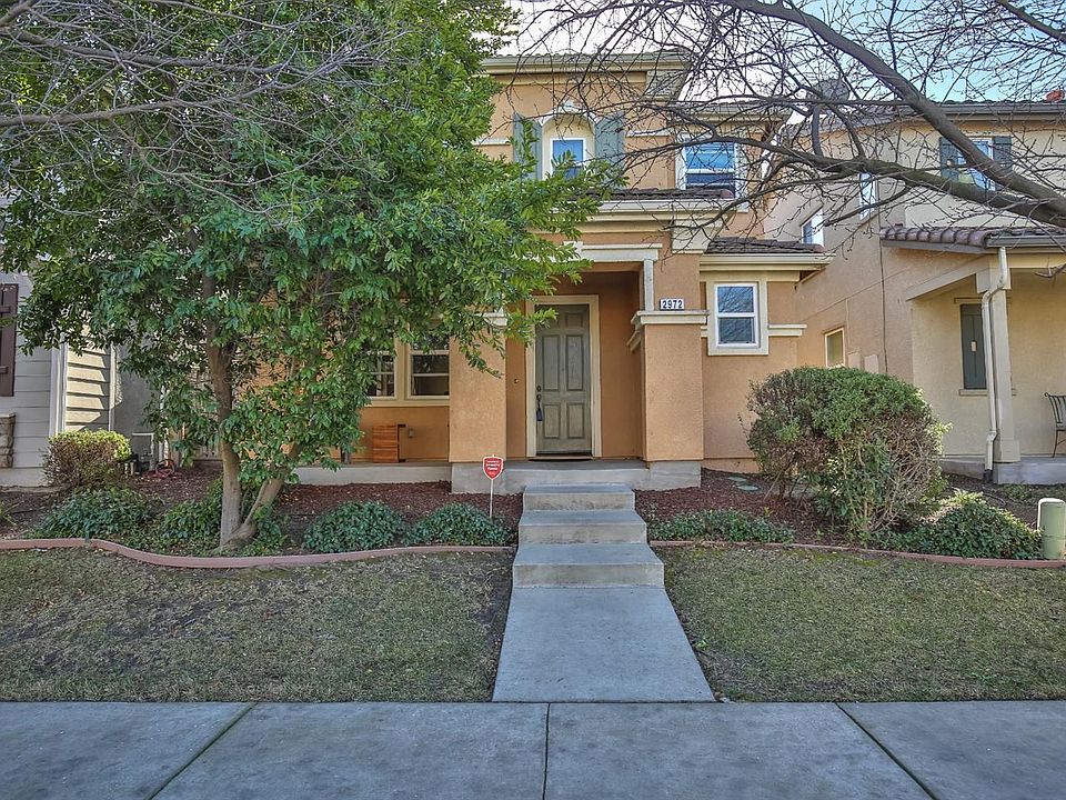 1st image of 2972 Club Center Dr