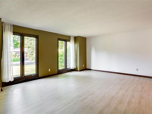 5th image of 66 Primrose Ln