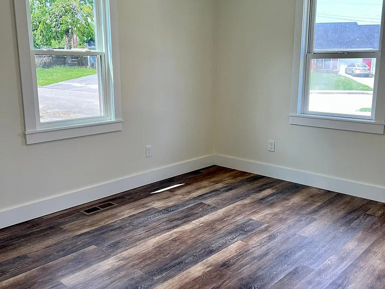 1110 Mechanics Way — Photo 13