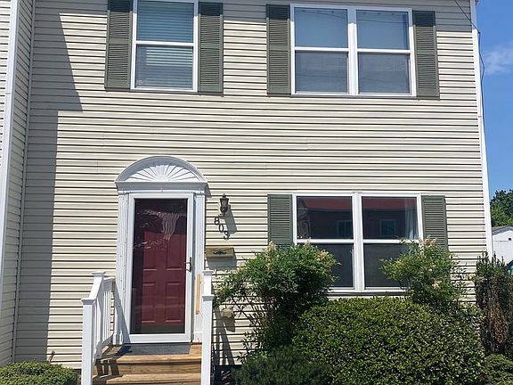2nd image of 803 S Market St