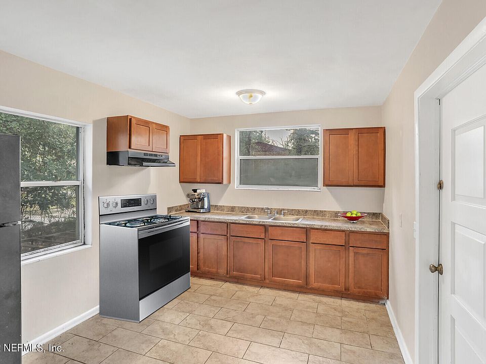 1124 ELLIS Road S, Jacksonville, FL 32205 Zillow