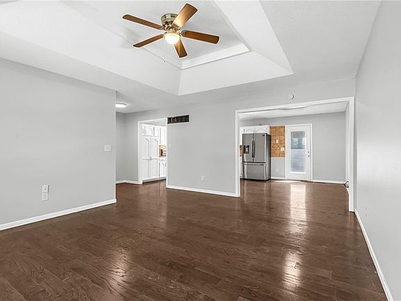 5th image of 15901 Oakland Ave
