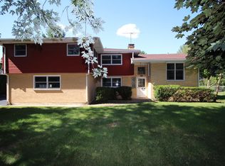 763 Considine Rd, Geneva, IL 60134