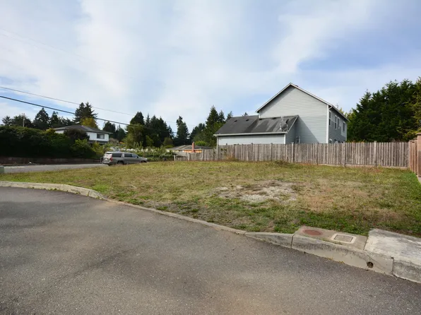 1599 Fern Dr, Eureka, CA 95503