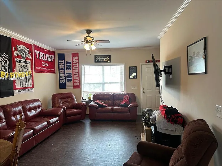 194 Strickland Ave — Photo 6