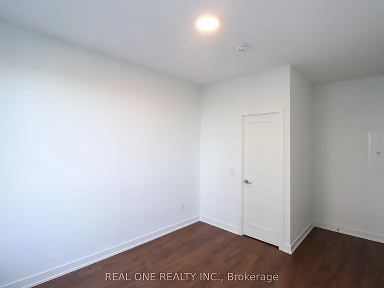 5105 Hurontario St #617 — Photo 18