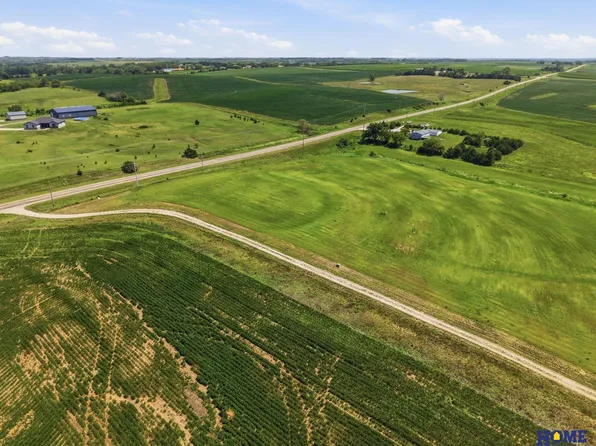 1 Jackson Stone Ln, Palmyra, NE 68418