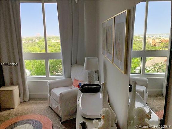 4th image of 2951 S Bayshore Dr #914