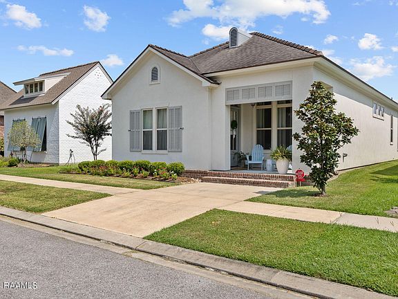 2nd image of 124 Calera Blvd