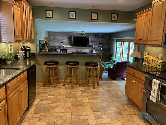 4th image of 608 Brookside Dr