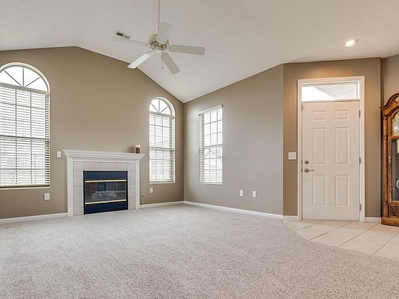 4th image of 8778 Linksway Dr