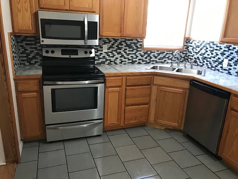 1541 Westmoreland St — Photo 5