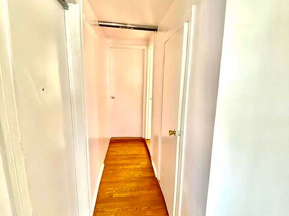 4th image of 323 Hewes St #3A