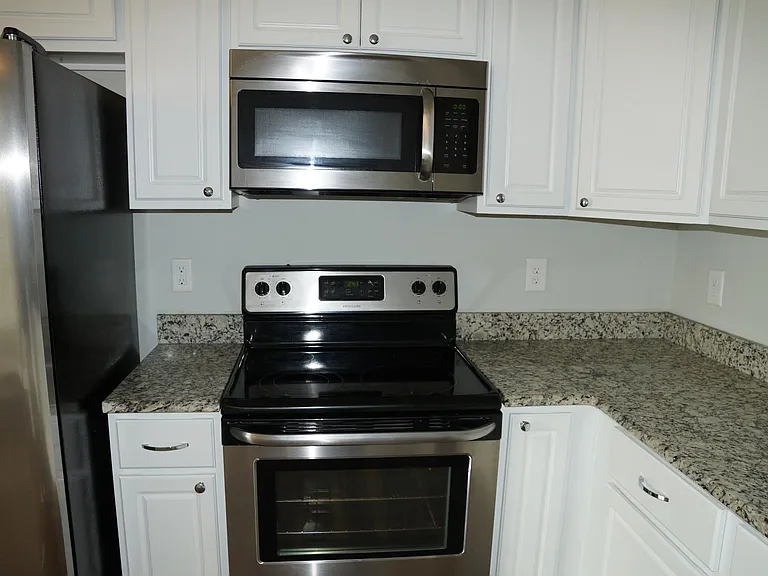 2344 Chavis Dr #B — Photo 33
