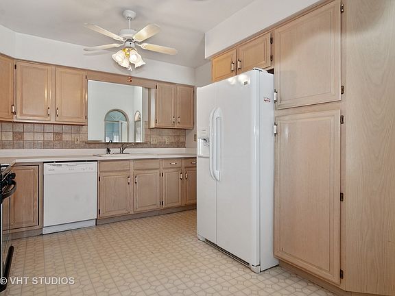3rd image of 568 Bradbury Ln #568