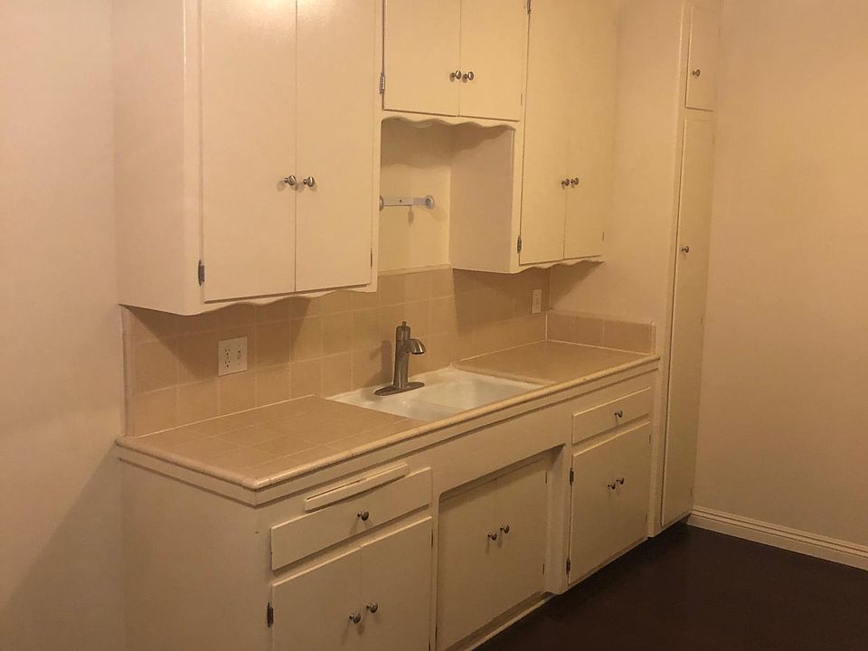 1st image of 2826 E 4th St APT 5