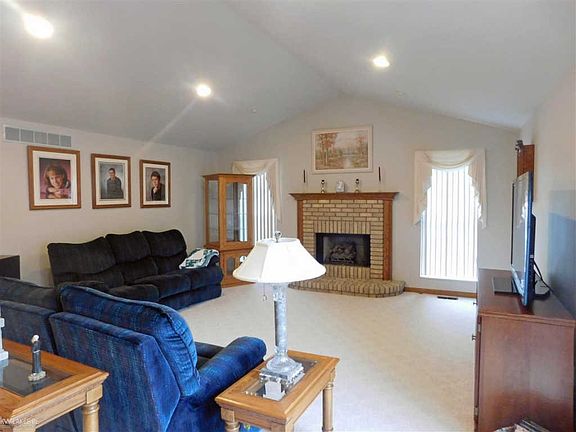 5th image of 28841 Bradner Dr