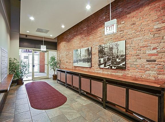 2nd image of 1631 S Michigan Ave APT 601