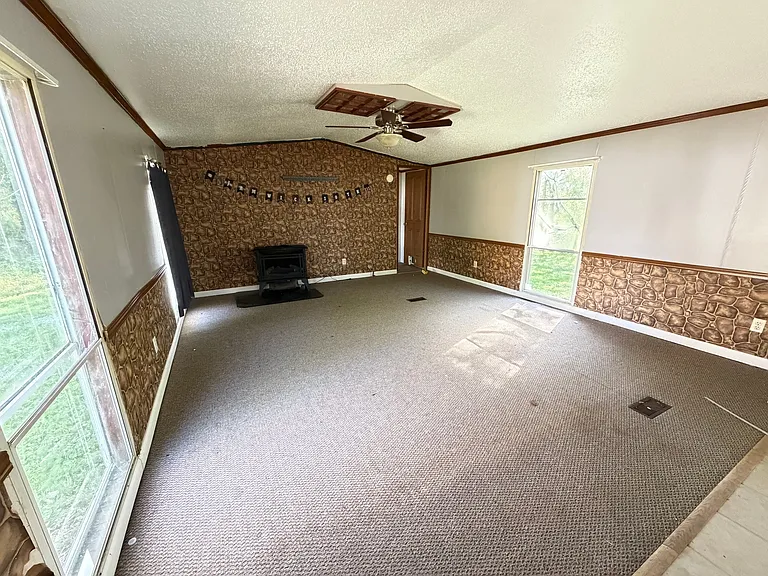183 Ainsley Ave — Photo 1