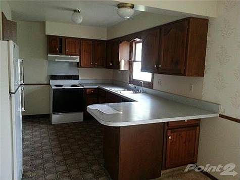 2nd image of 607 Irving St