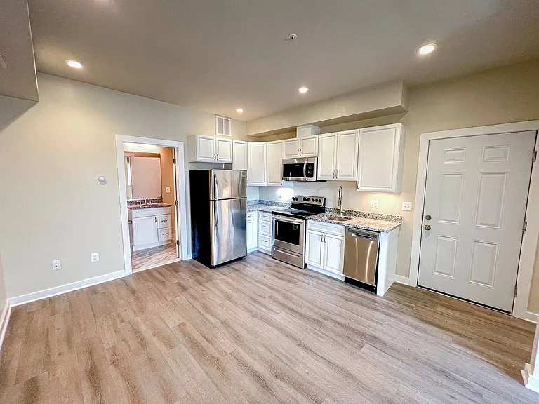 845 Upshur St NW — Photo 3