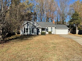 2002 David Earl Dr, Charlotte, NC 28213