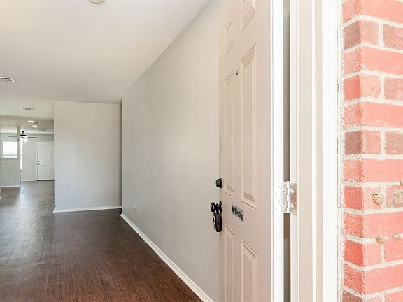 2nd image of 806 White Fields Way