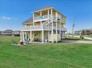 961 Hamilton Dr, Crystal Beach, TX 77650