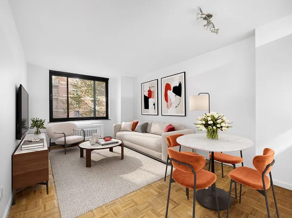 300 Albany St APT 4A, New York, NY 10280