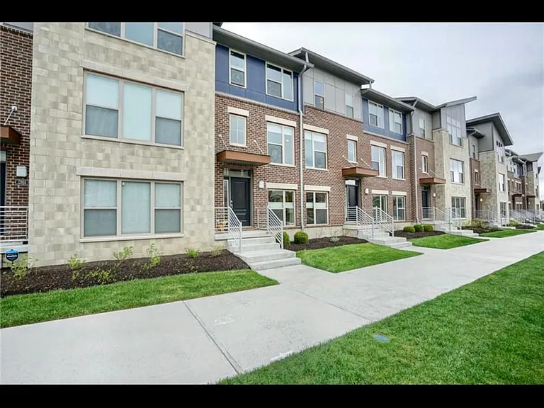 12953 Grand Blvd — Photo 2