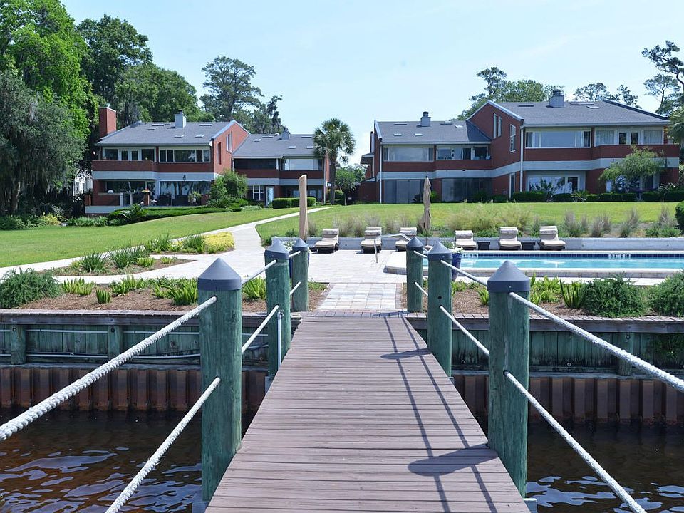UNIT #3, RECESSED WITH WIDE RIVER VIEWS