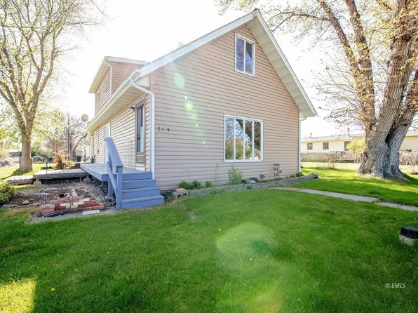 258 N 1st Ave, Forsyth, MT 59327