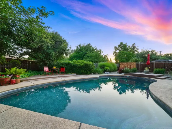 6966 Granada Dr, Redding, CA 96002