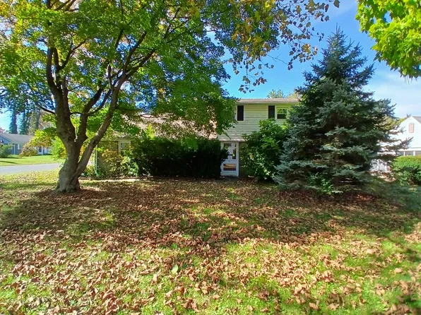 5 Old Orchard Dr, Easton, PA 18045