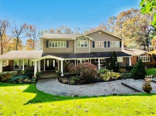 12 Giffard Way, Melville, NY 11747