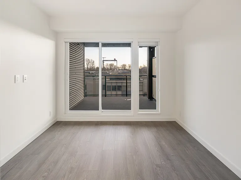1060 Churchill Cres — Photo 24