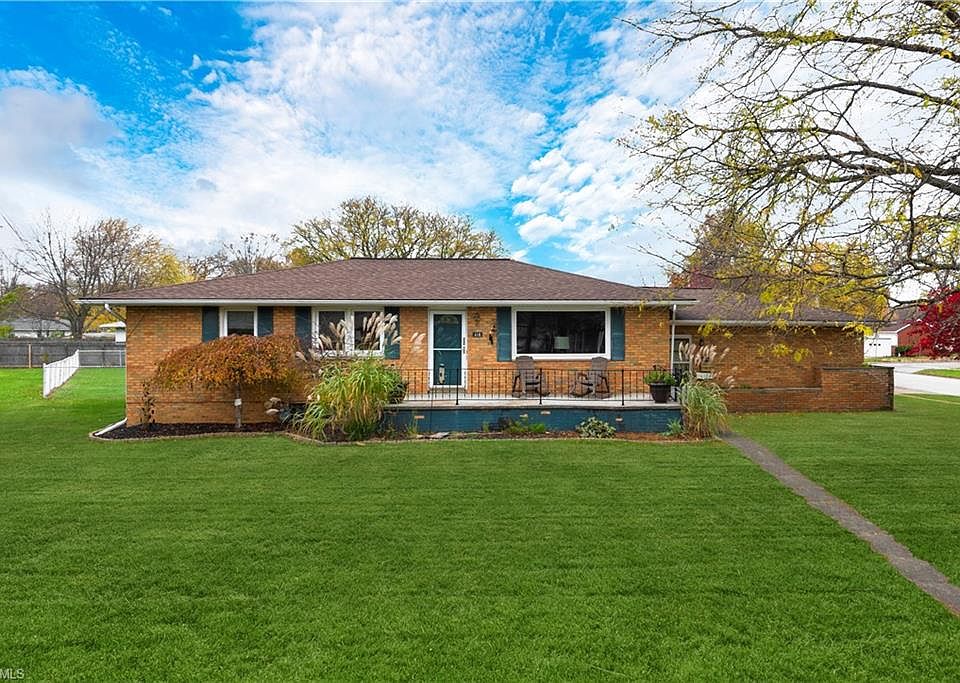 1st image of 416 Stafford Dr