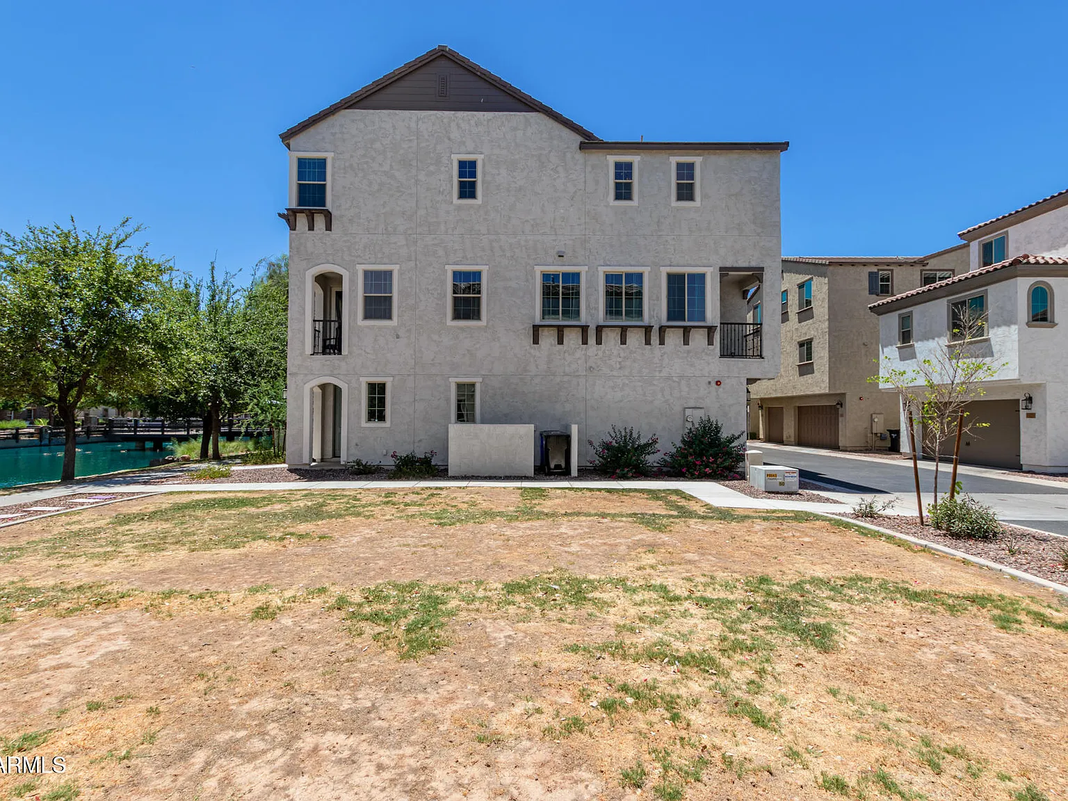 2 bed, 2.5 bath, 1369 sqft, $2,500 — Photo 4